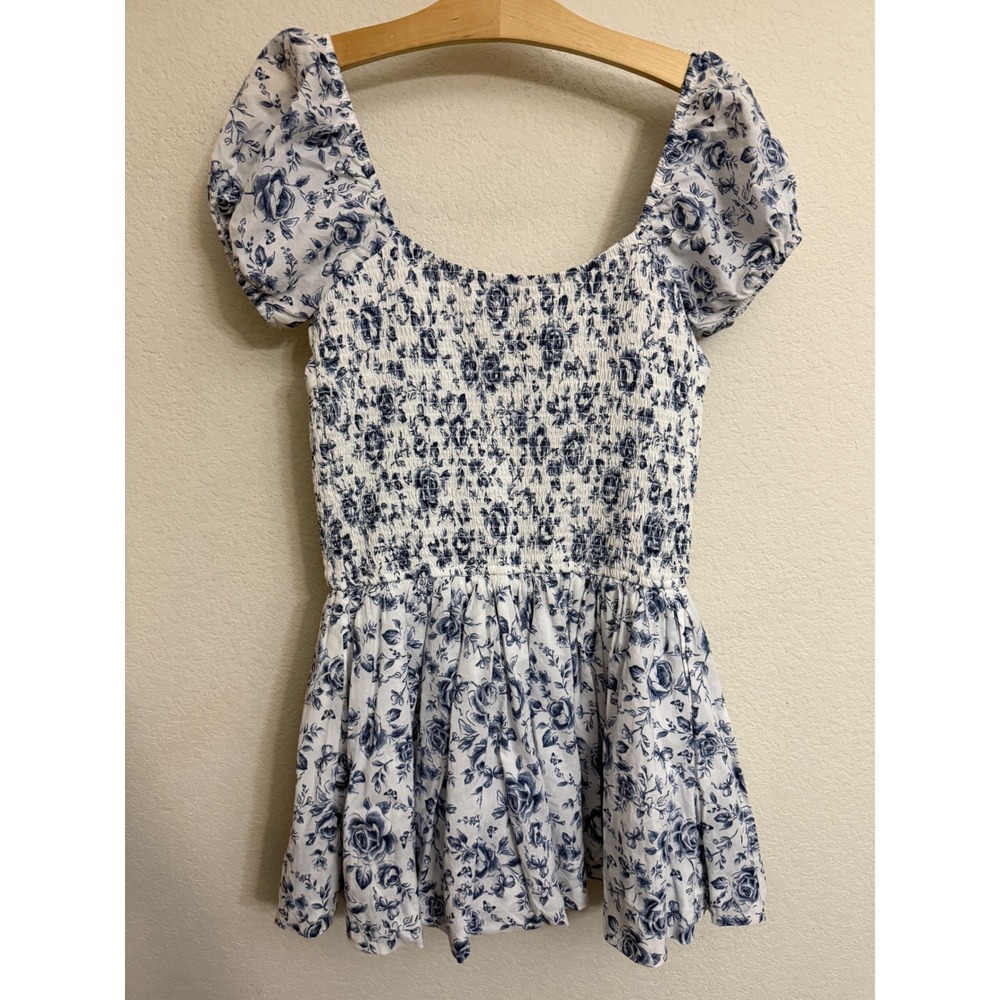 Hollister Women Blue White Floral Smocked Puff Sleeve Romper Medium Rose Print